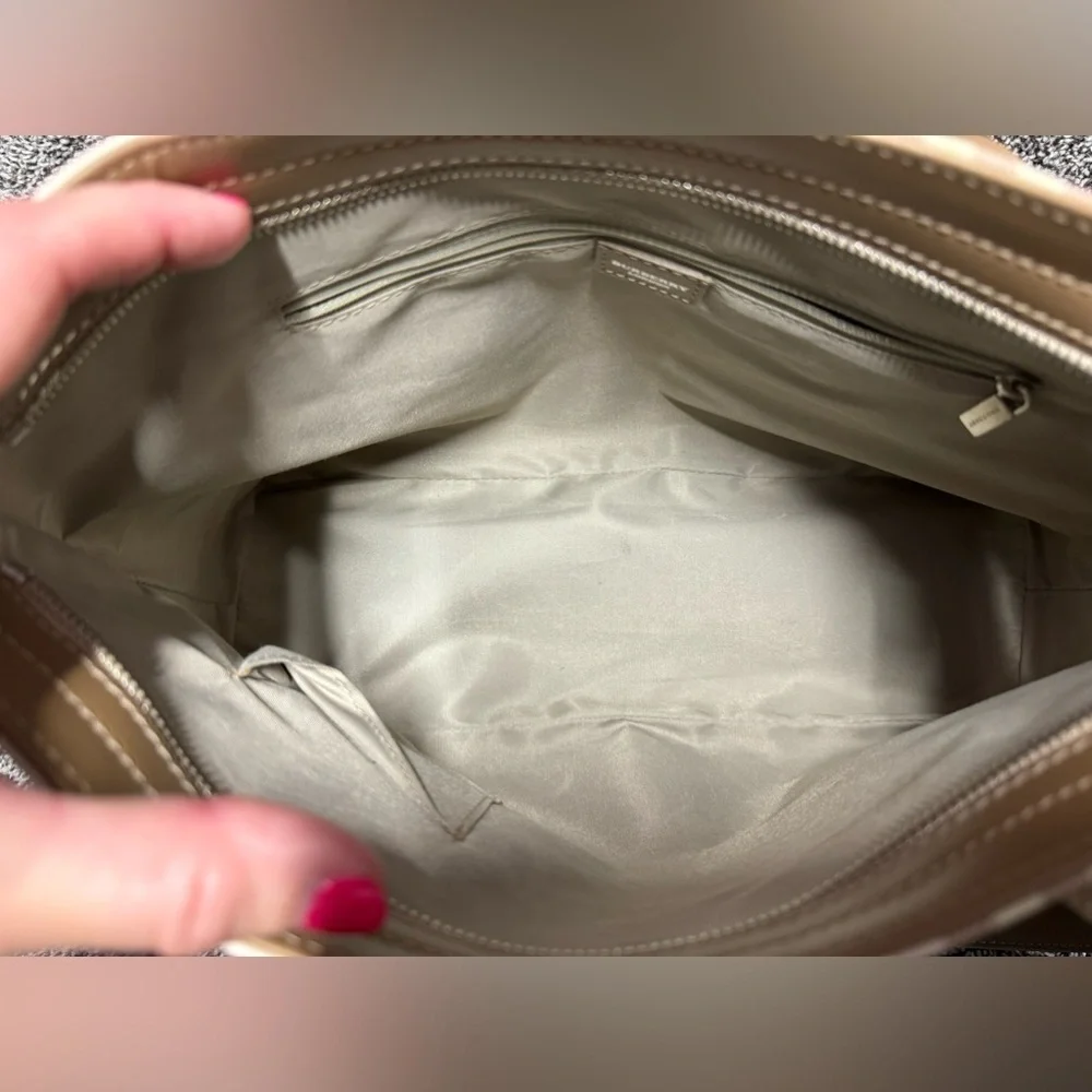 Burberry vintage pale